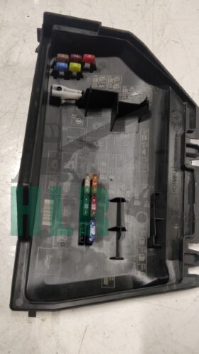 Land Rover Freelander 2 2.2 TD4 Engine Bay Fuse Box Lid