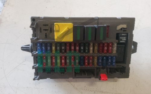 Land Rover Discovery 2 TD5 & V8 Interior Fuse Box