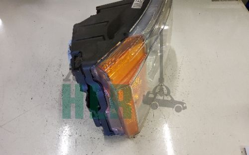 Land Rover Discovery 3 Offside Drivers Halogen Headlight
